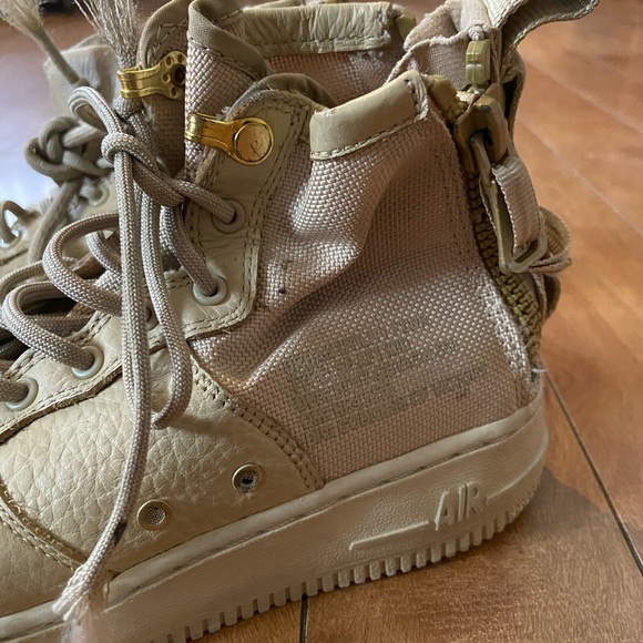 Nike Youth Kids Size 4Y SF Air Force 1 Mid Mushroom Sneakers AJ0424-200 - Picture 2 of 8